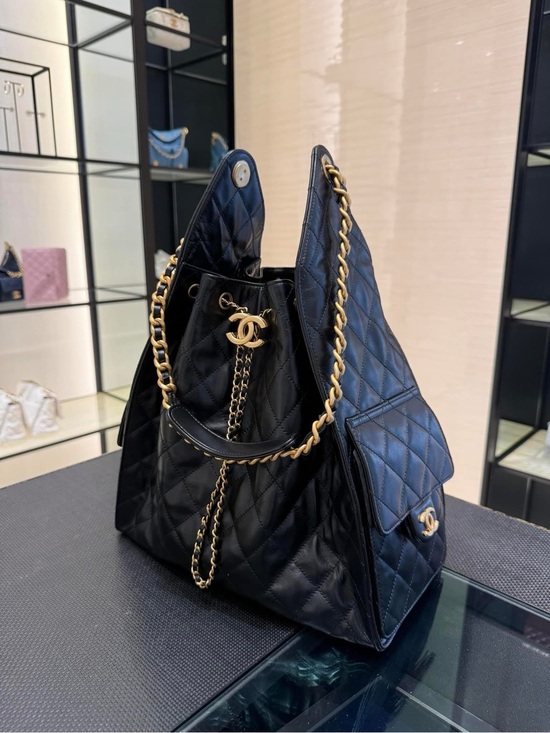 CHANEL Handbags - Chanel 25 Large Hobo Bag in Lambskin